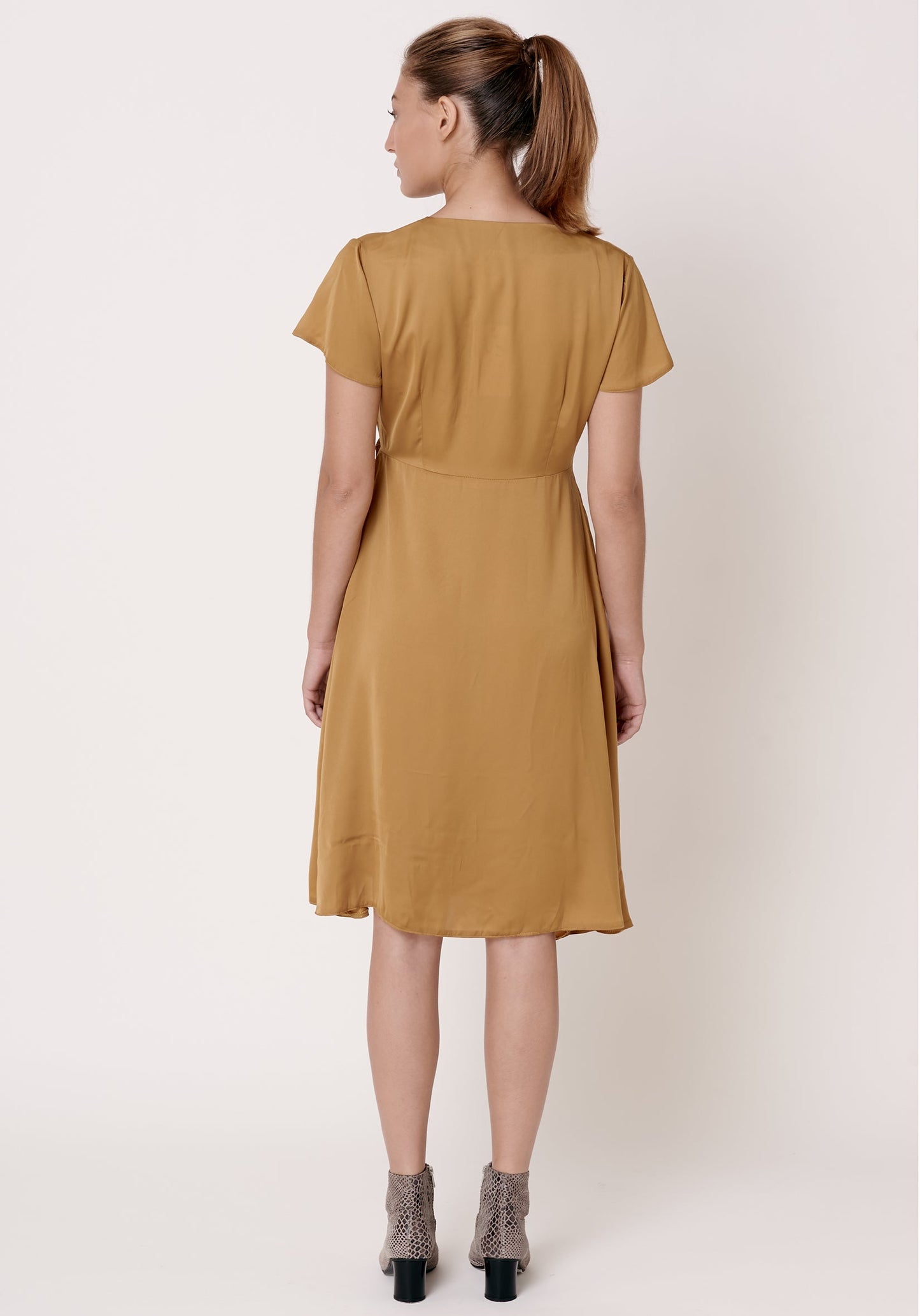 שמלת מעטפת - זהב - דגם אלהמברה - US-Fashion.tlv