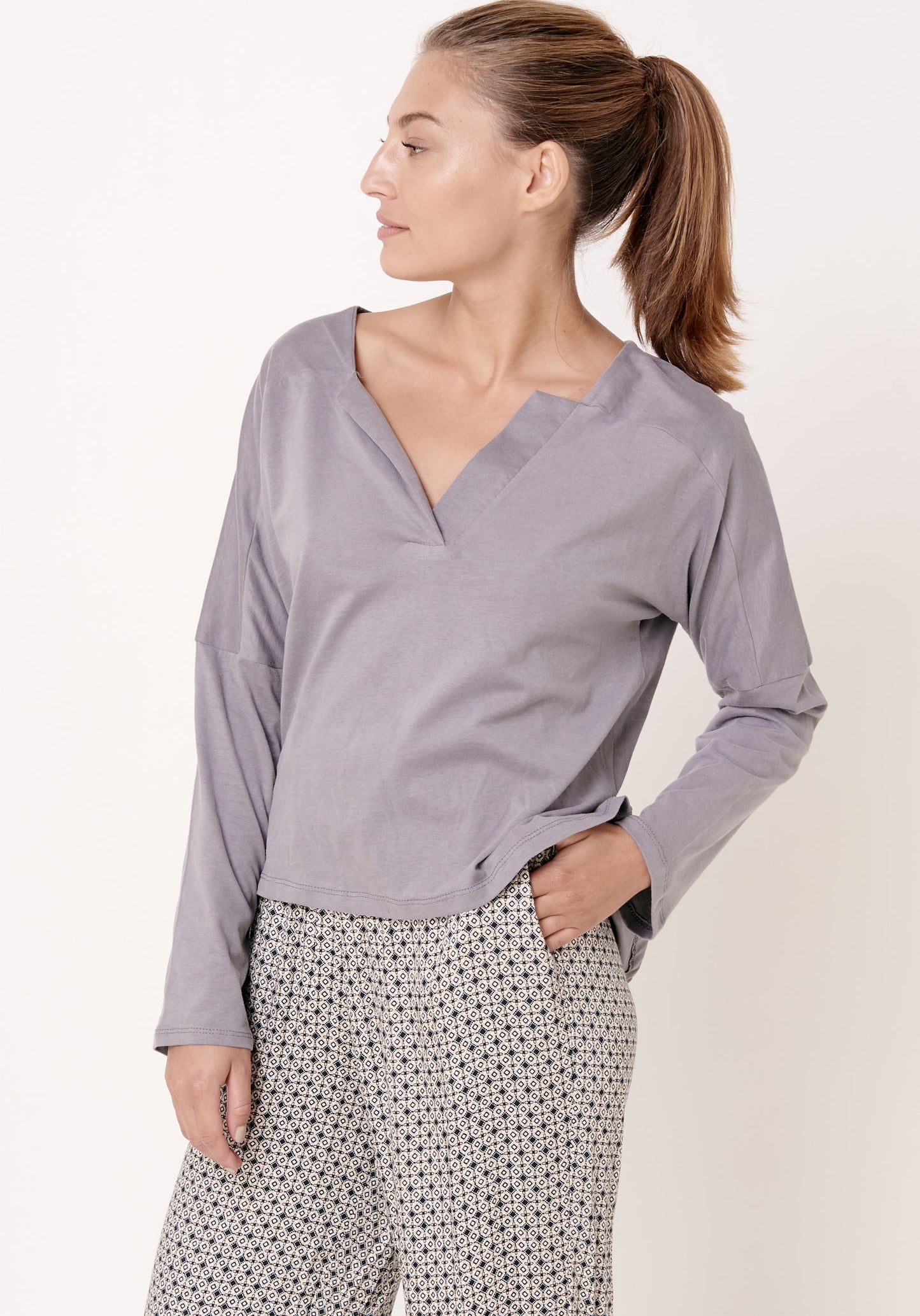 חולצה ארוכה - שחור - דגם מרגוזה - US-Fashion.tlv