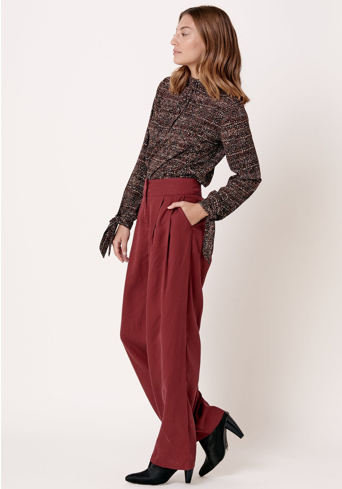 חולצה מכופתרת - הדפס נקודות - דגם אבולעפיה - US-Fashion.tlv