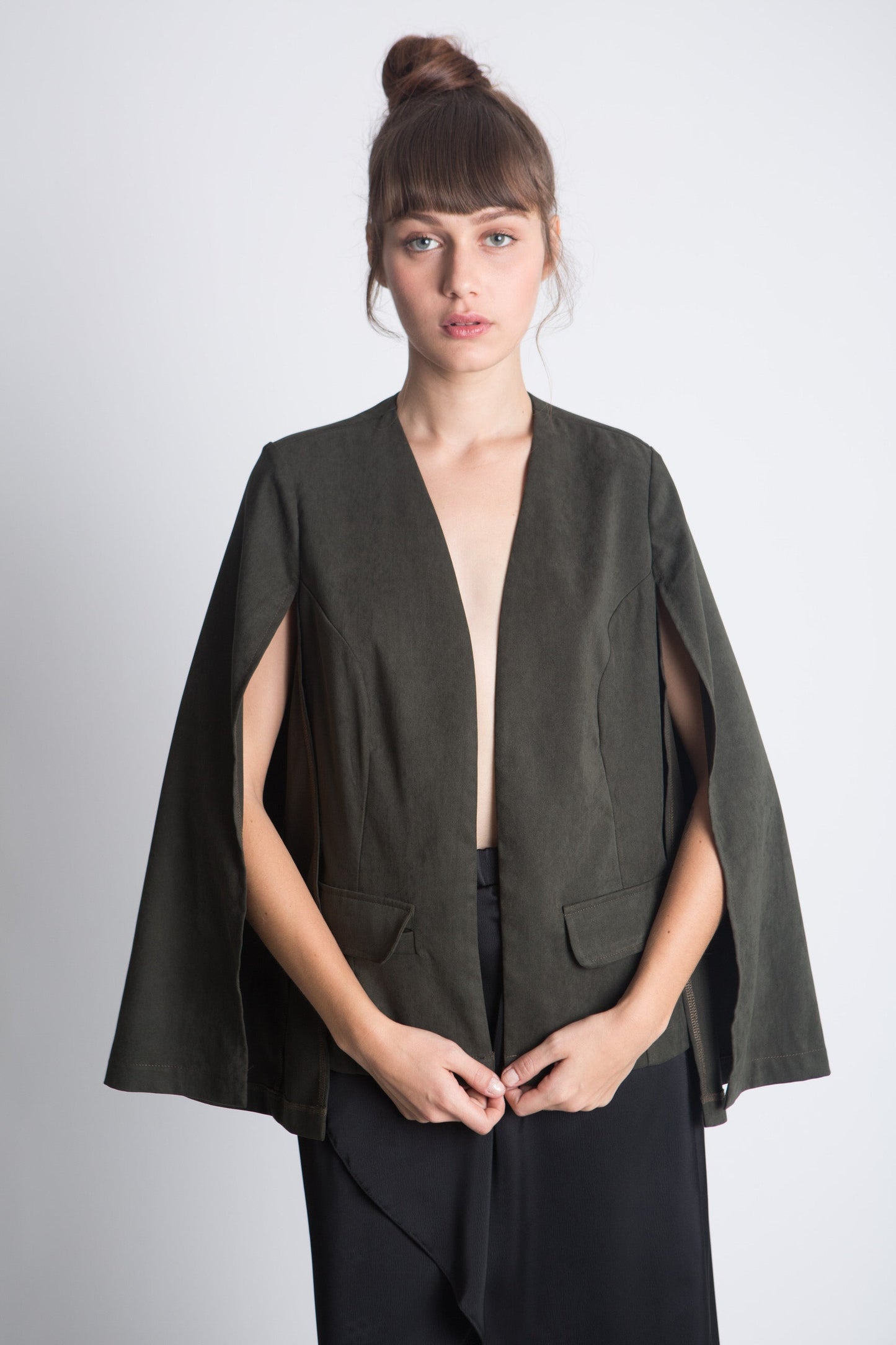 ג'קט קצר לנשים - ירוק זית- דגם ברודווי - US-Fashion.tlv