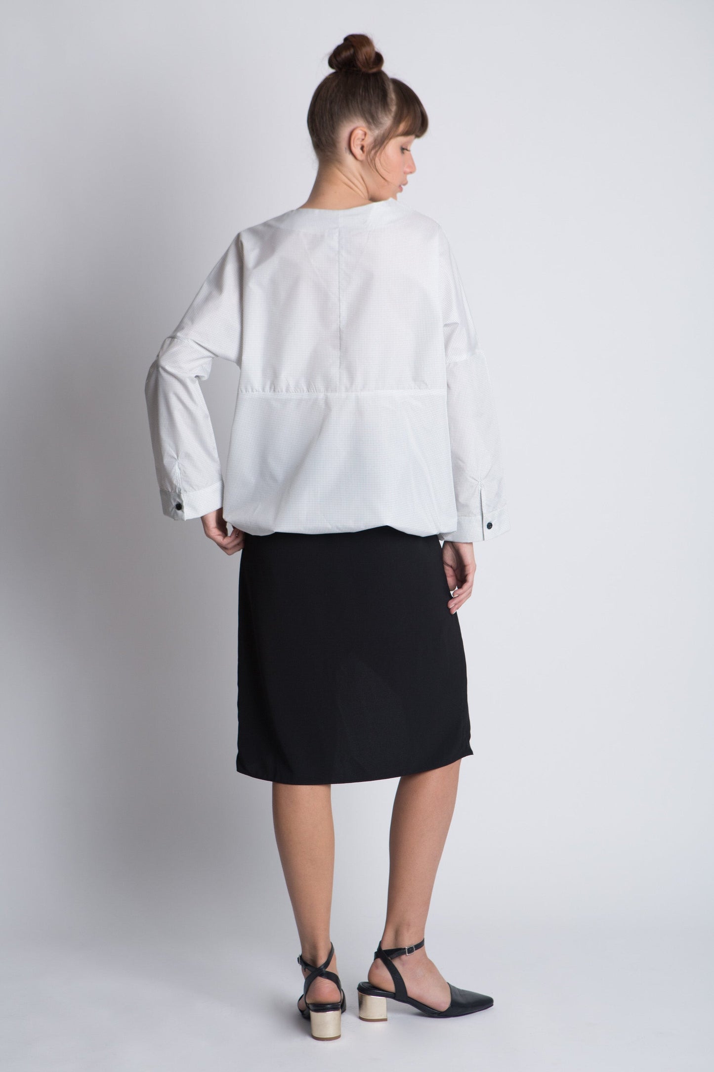 חולצת וי אוברסייז - משבצות - דגם טיימס - US-Fashion.tlv
