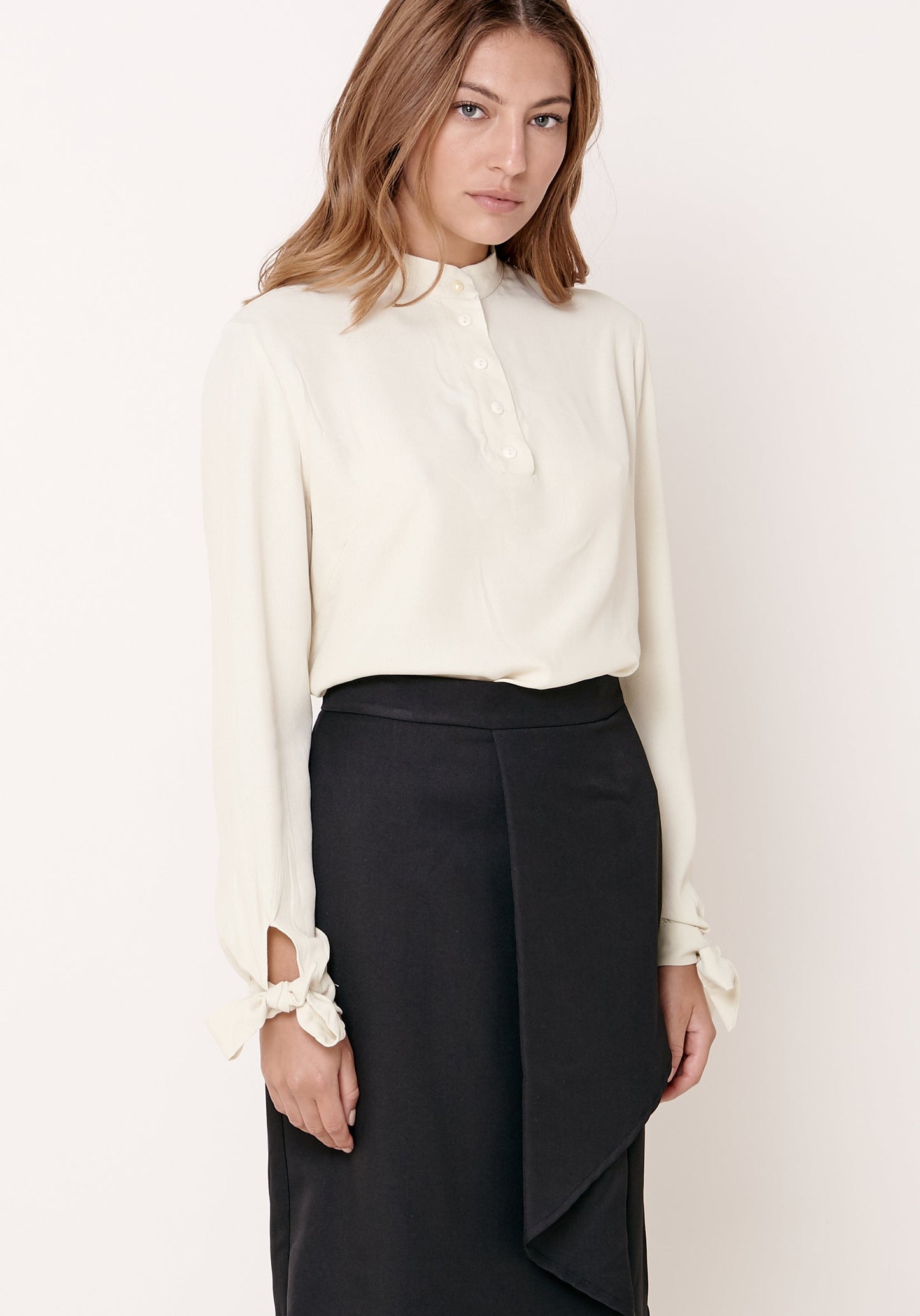 חצאית ישרה - שחור - דגם ברונקס - US-Fashion.tlv