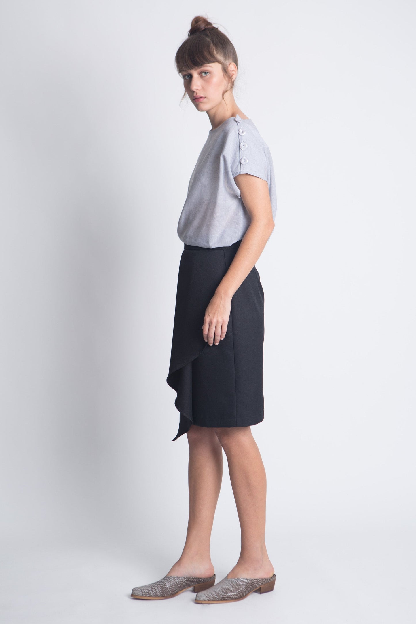 חצאית ישרה - שחור - דגם ברונקס - US-Fashion.tlv